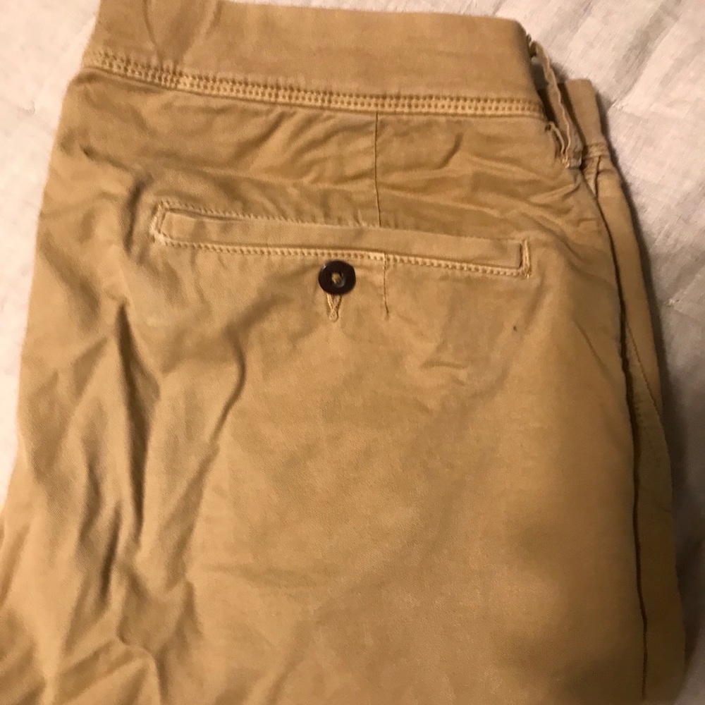Men’s AE Khaki Pants